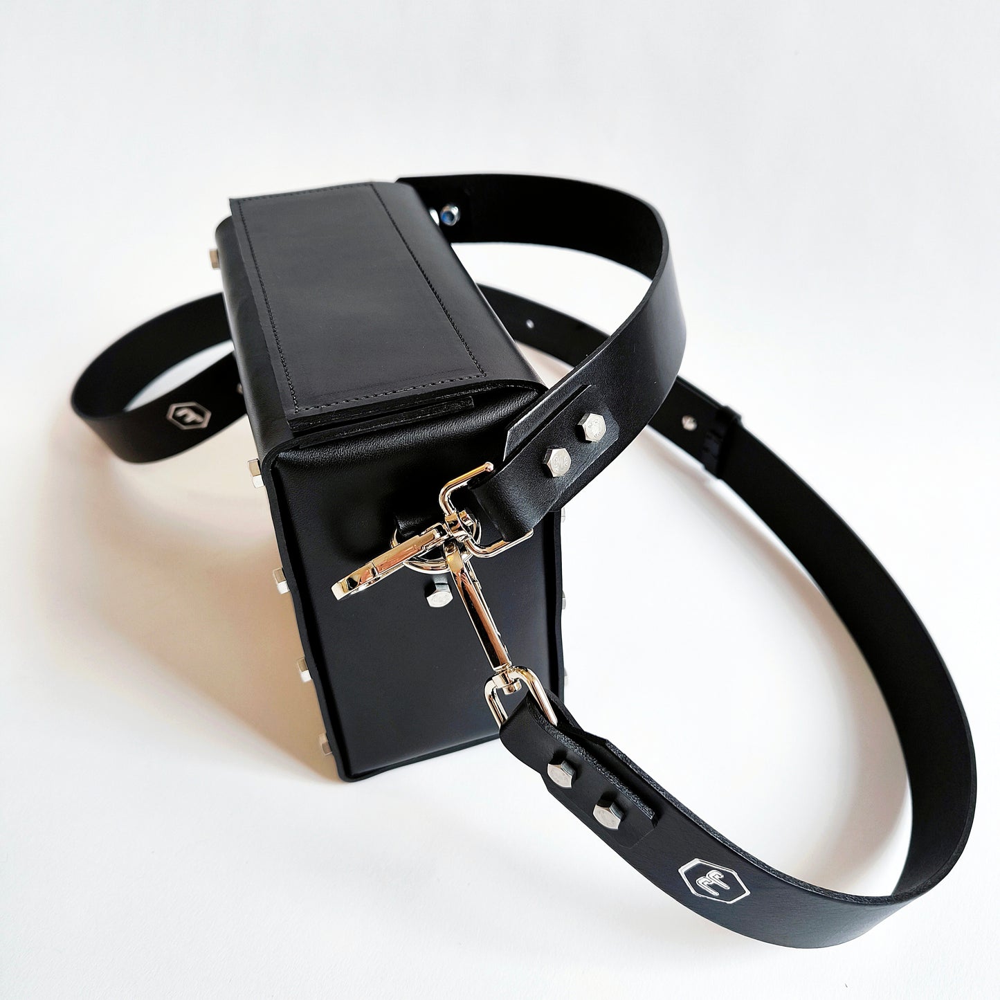 LEATHER HANDBAG "JESSICA" BLACK