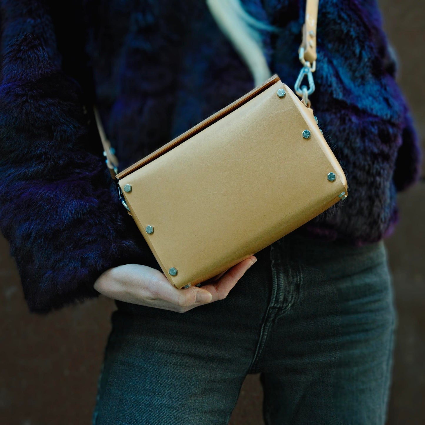 NAHAST KÄEKOTT "JULIA" BEEŽ