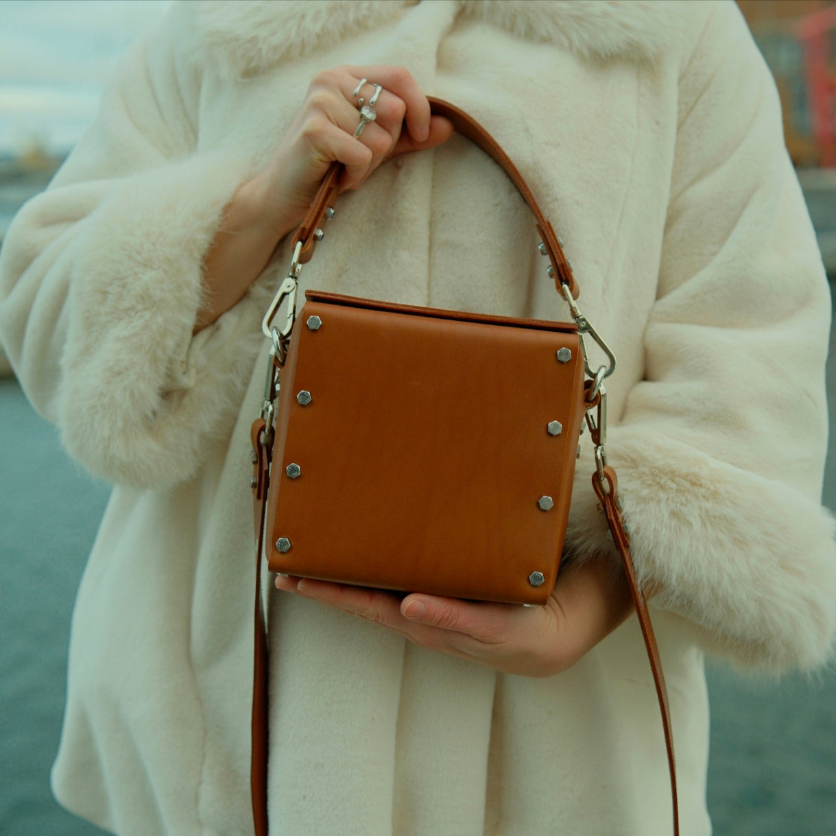 LEATHER HANDBAG "JESSICA" BROWN