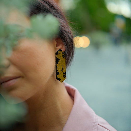LEATHER EARRINGS JOHANNA - BLACK AND GOLD